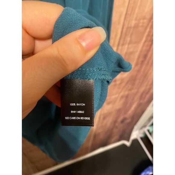 Torrid 2X Blouse NWT Teal Georgette Flowy Chiffon Blouse 3/4 Sleeve Gold Keyhole - Picture 7 of 9